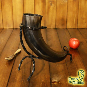 Drinking horn 250ml black with stand